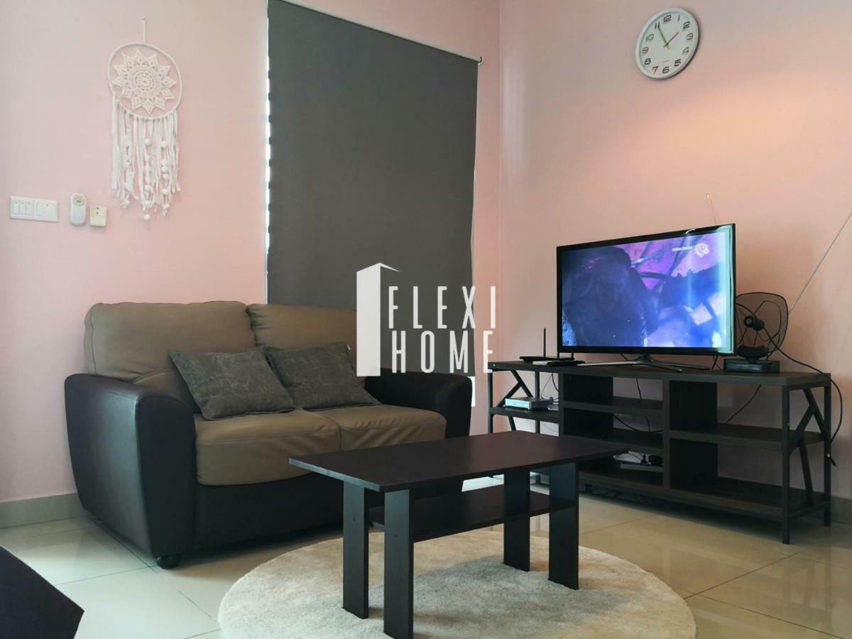 Colour-Theme Designed, Private Studio Home, Cybersquare 27B Cyberjaya, Flexihome-My Екстериор снимка
